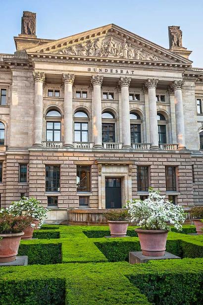Gesetz zur Stärkung der Sicherheit im Pass-, Ausweis- und ausländerrechtlichen Dokumentenwesen - Bundesrat